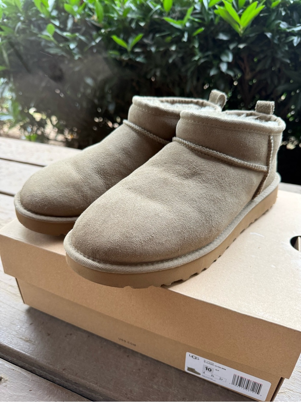 Women’s UGG ultra mini antelope size 10
